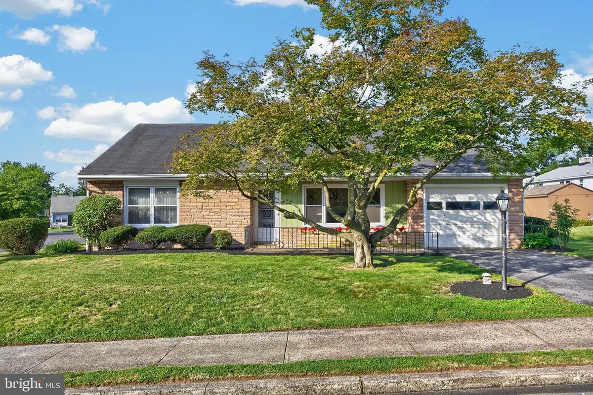 242 Grace St, Pottstown, PA 19464 - #1