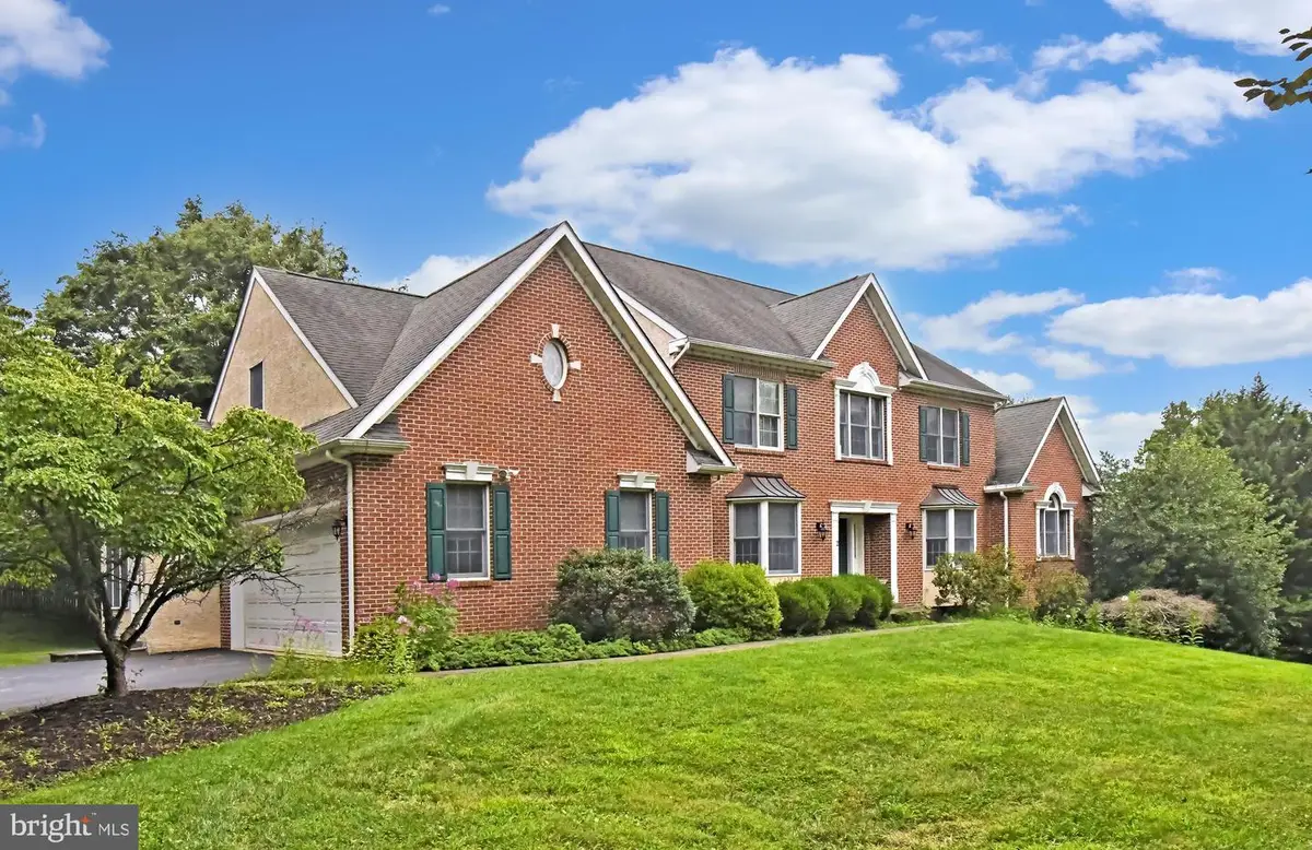 2 Whitefield Dr, Lafayette Hill, PA 19444 - #1