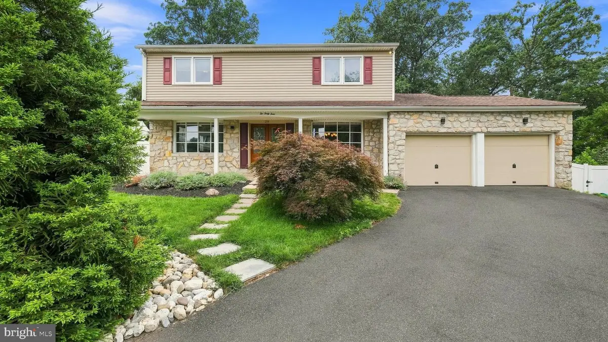 244 Kirk Dr, Huntingdon Valley, PA 19006 - #1