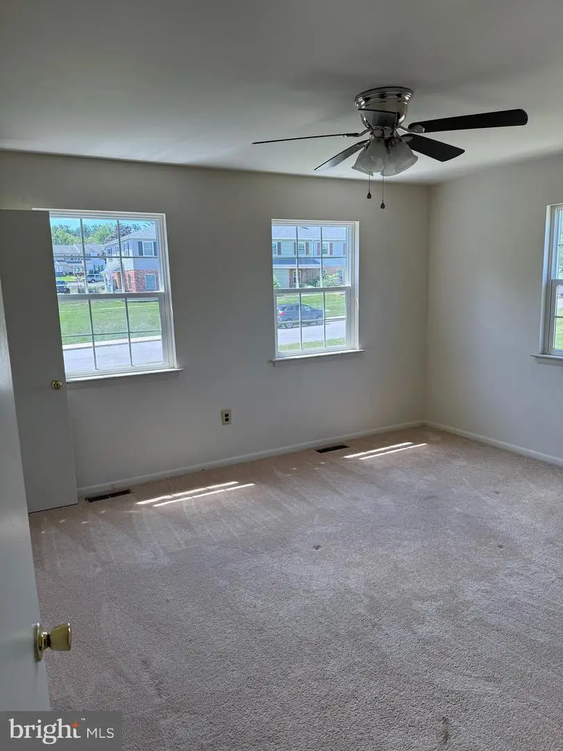 218 Lexington Rd, Schwenksville, PA 19473 - #3