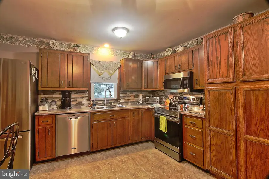 1274 Doris Dr, Pottstown, PA 19464 - #3