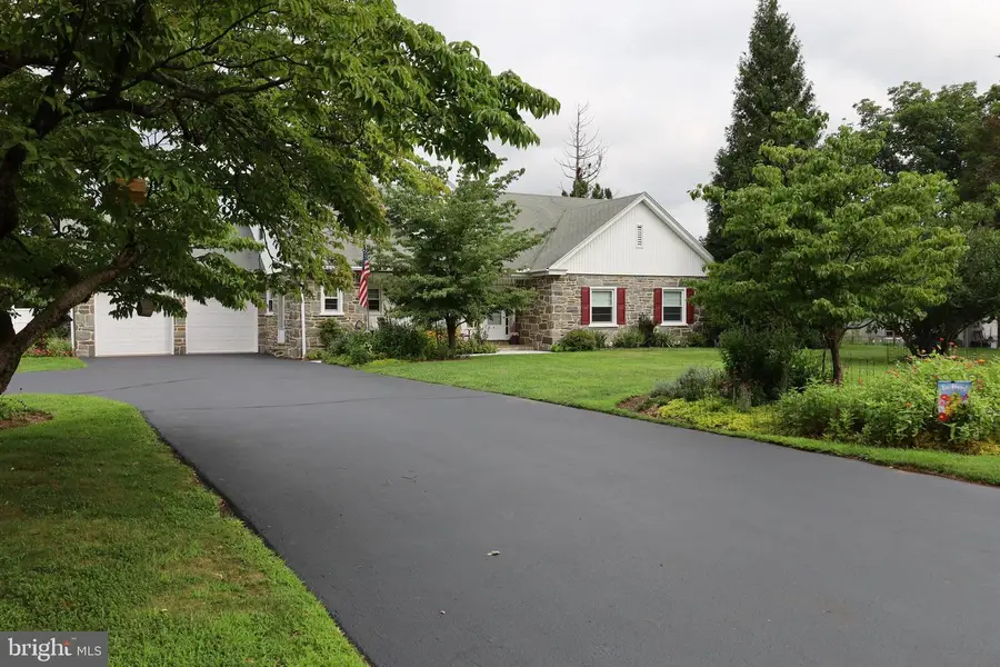 2080 Trumbauer Rd, Lansdale, PA 19446 - #3