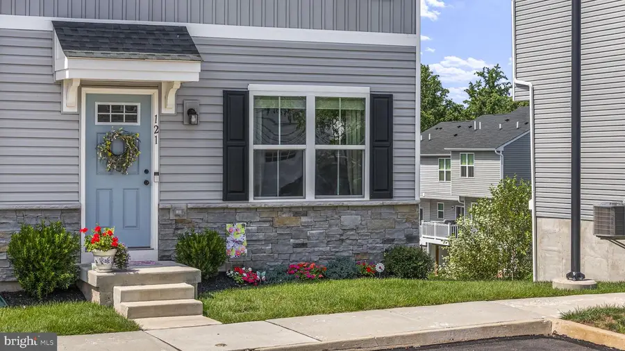 121 Nelson Ln, Pottstown, PA 19464 - #3