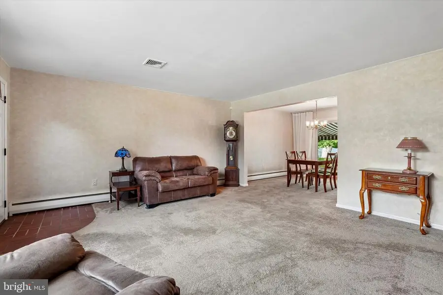 511 Charles Dr, King Of Prussia, PA 19406 - #3