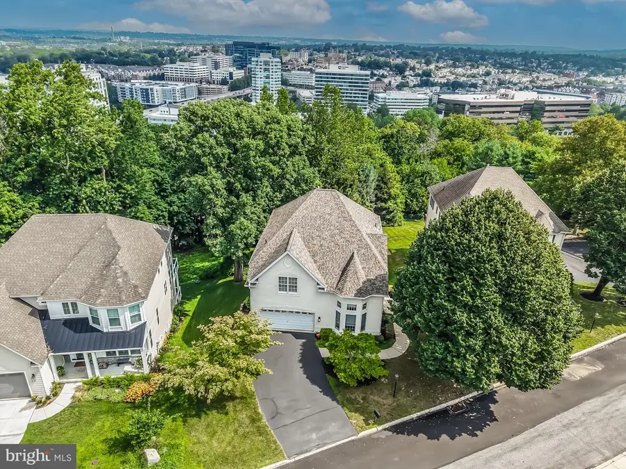 1022 Riverview Ln, Conshohocken, PA 19428 - #2
