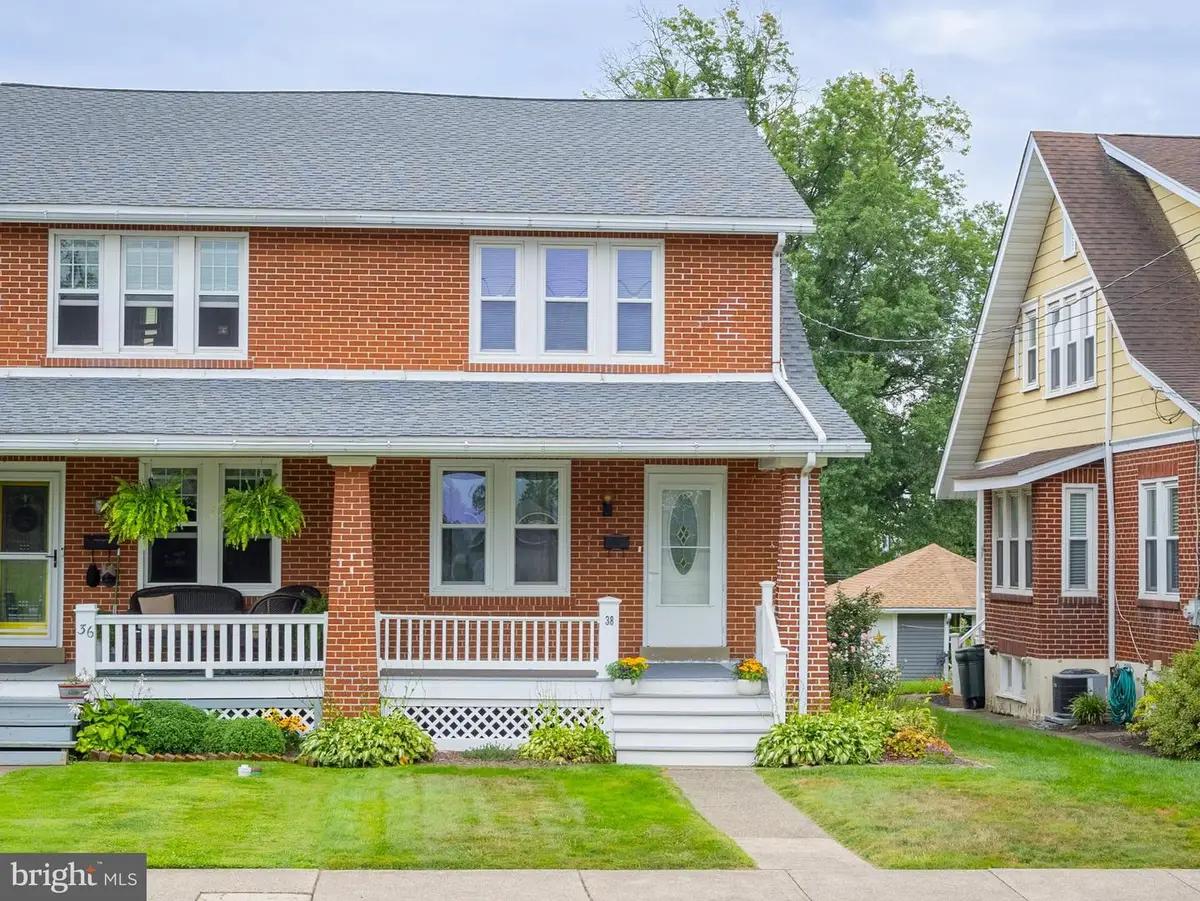 38 W Summit St, Souderton, PA 18964 - #1