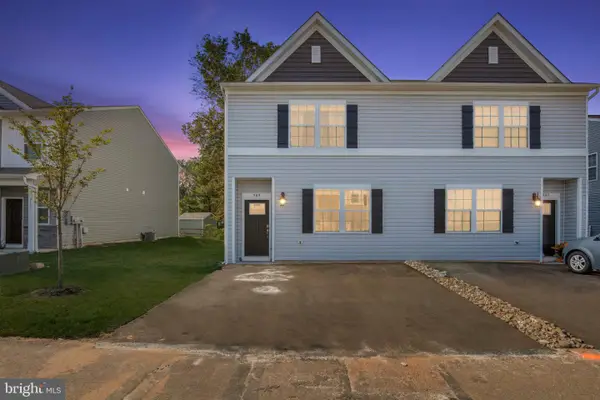 909 Still Waters, PENNSBURG, PA 18073