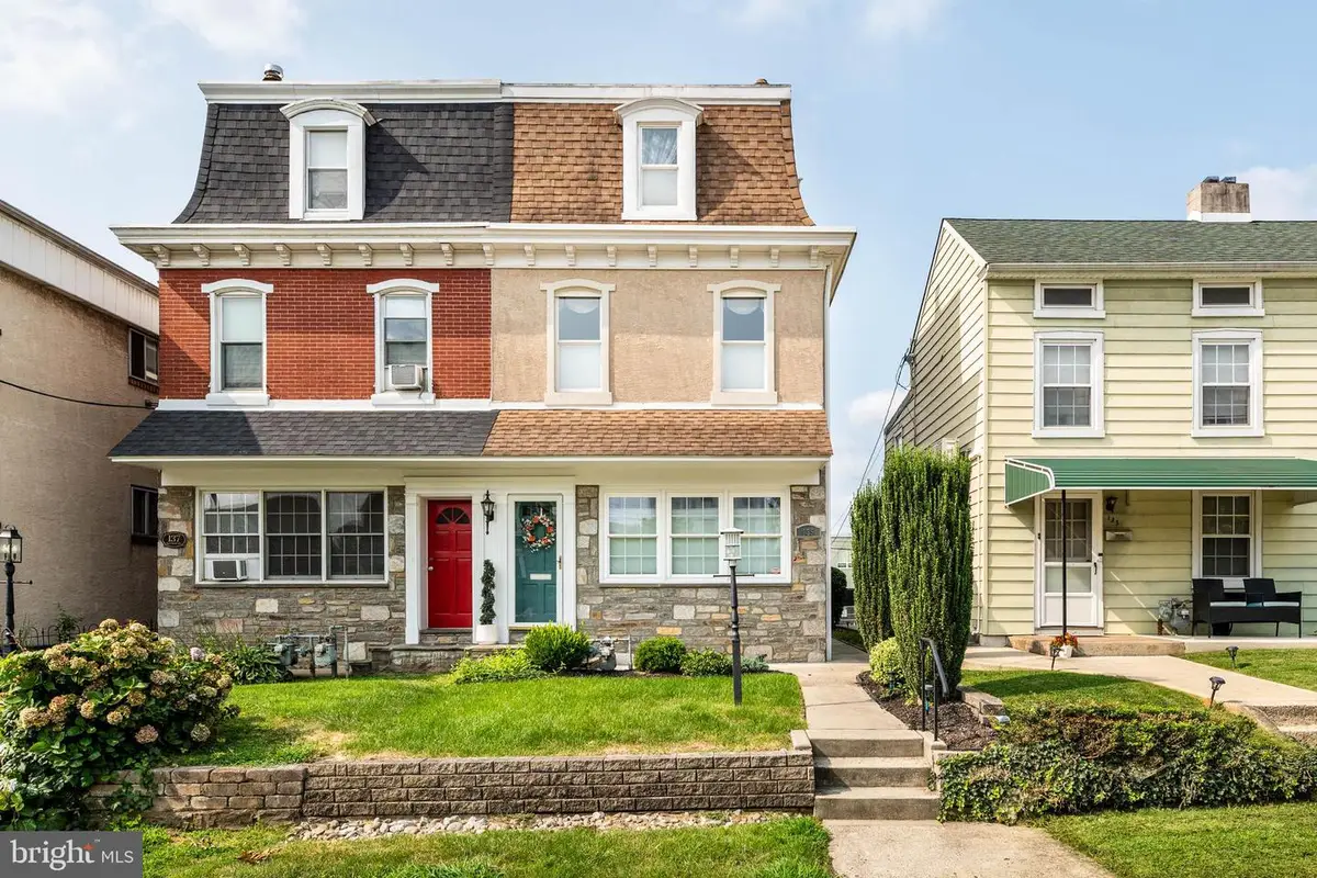 135 E 4th Ave, Conshohocken, PA 19428 - #1