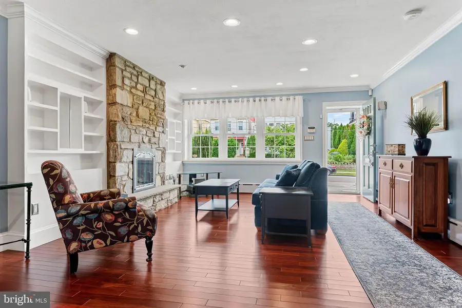 135 E 4th Ave, Conshohocken, PA 19428 - #3