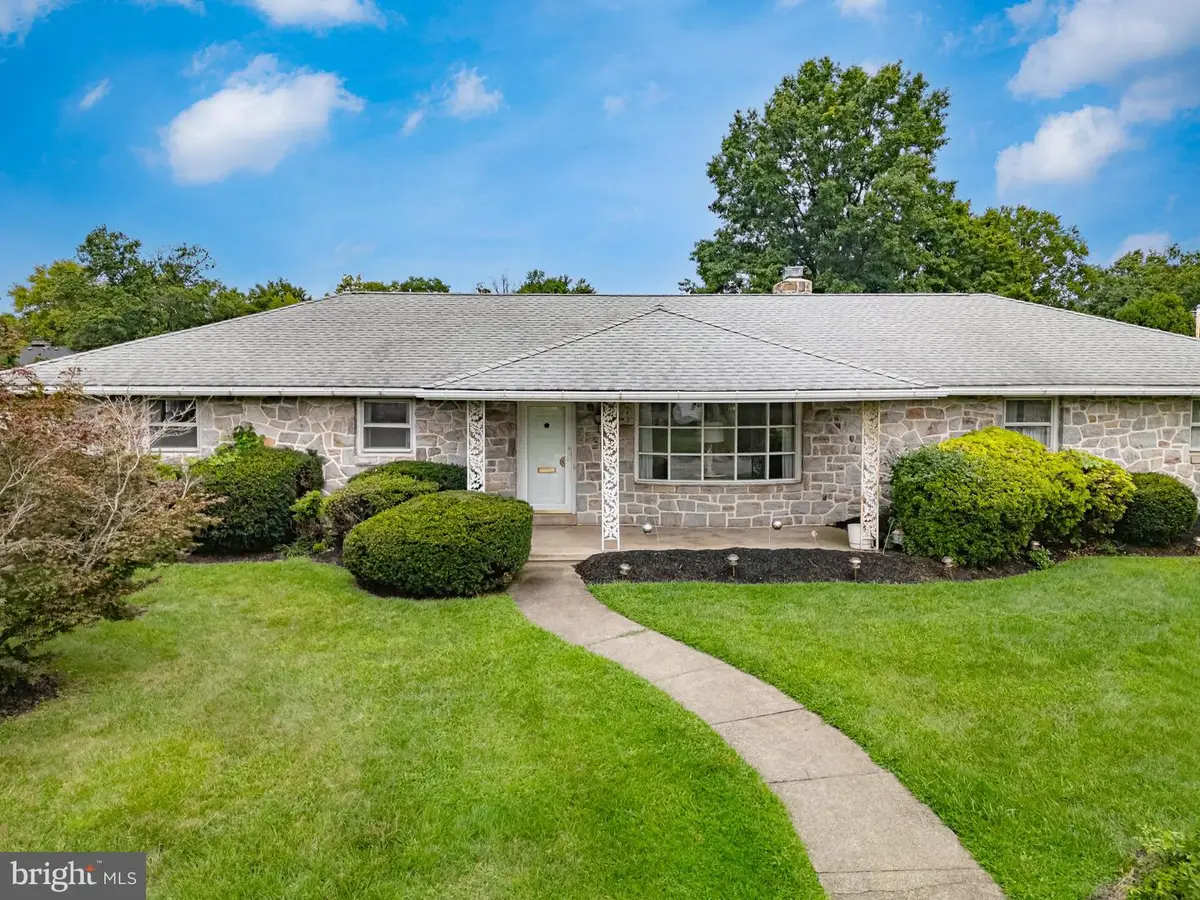 1011 N Charlotte St, Pottstown, PA 19464 - #1