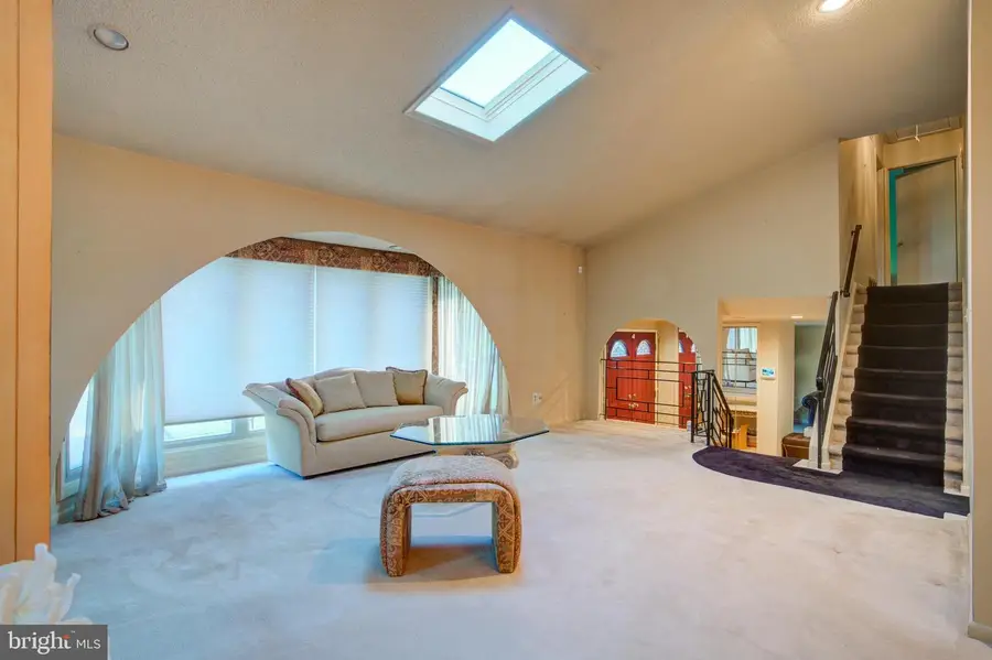1062 Old Ford Rd, Huntingdon Valley, PA 19006 - #2