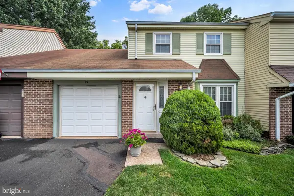 19 Green Woods Dr, HORSHAM, PA 19044