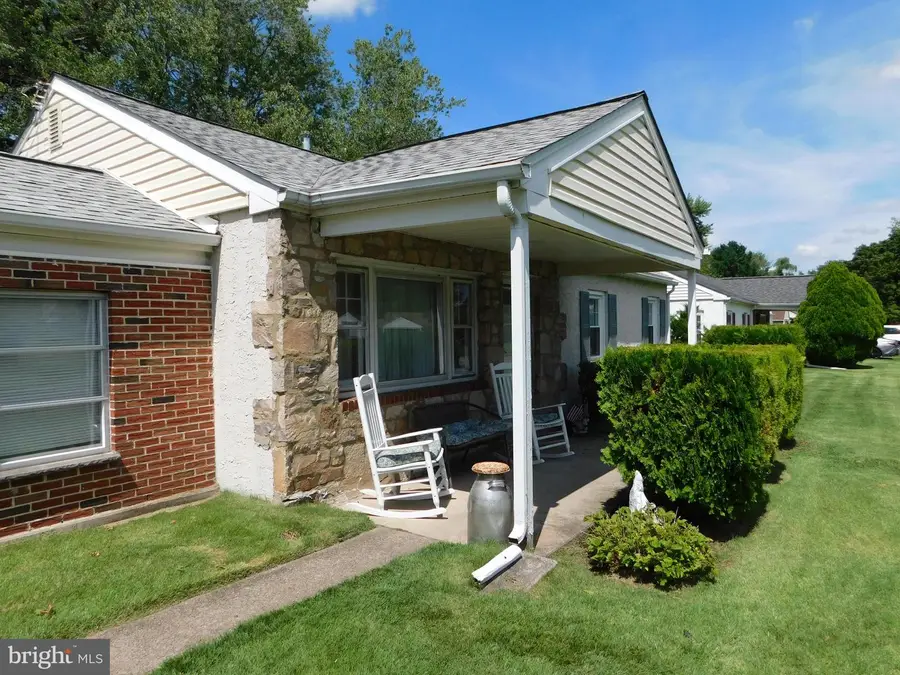 965 Wayfield Dr, West Norriton, PA 19403 - #2