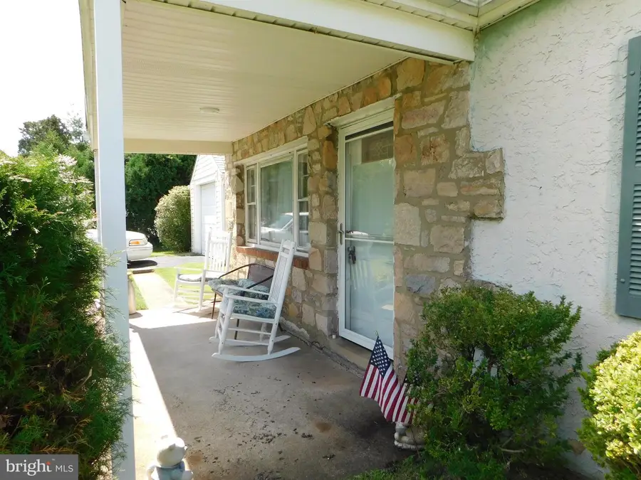 965 Wayfield Dr, West Norriton, PA 19403 - #3