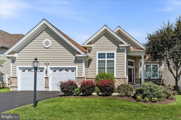 618 Regency Hills Dr, COLLEGEVILLE, PA 19426