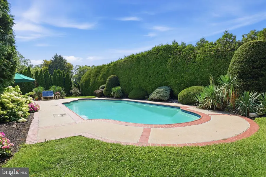 1027 Corn Crib Dr, Huntingdon Valley, PA 19006 - #2