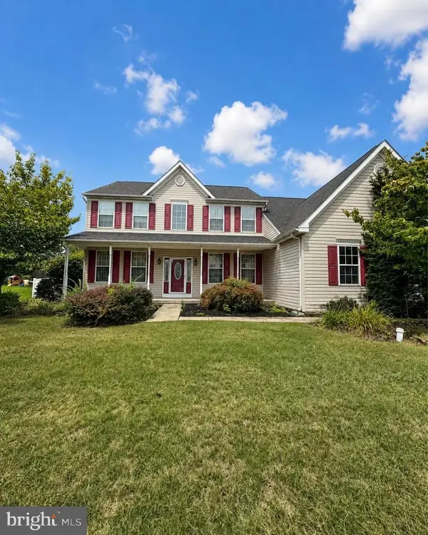 1010 Andrews Ln, PENNSBURG, PA 18073