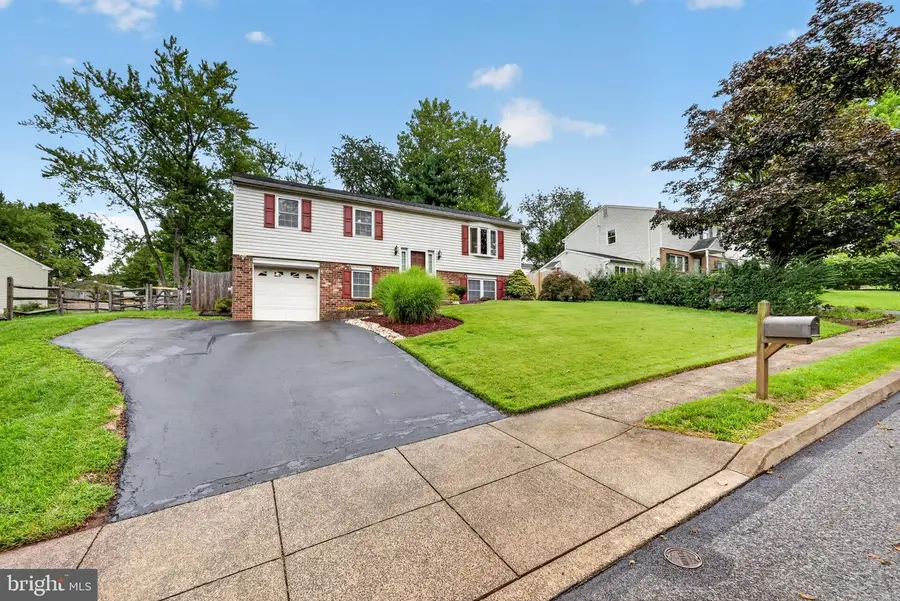 922 Mennonite Rd, Royersford, PA 19468 - #2