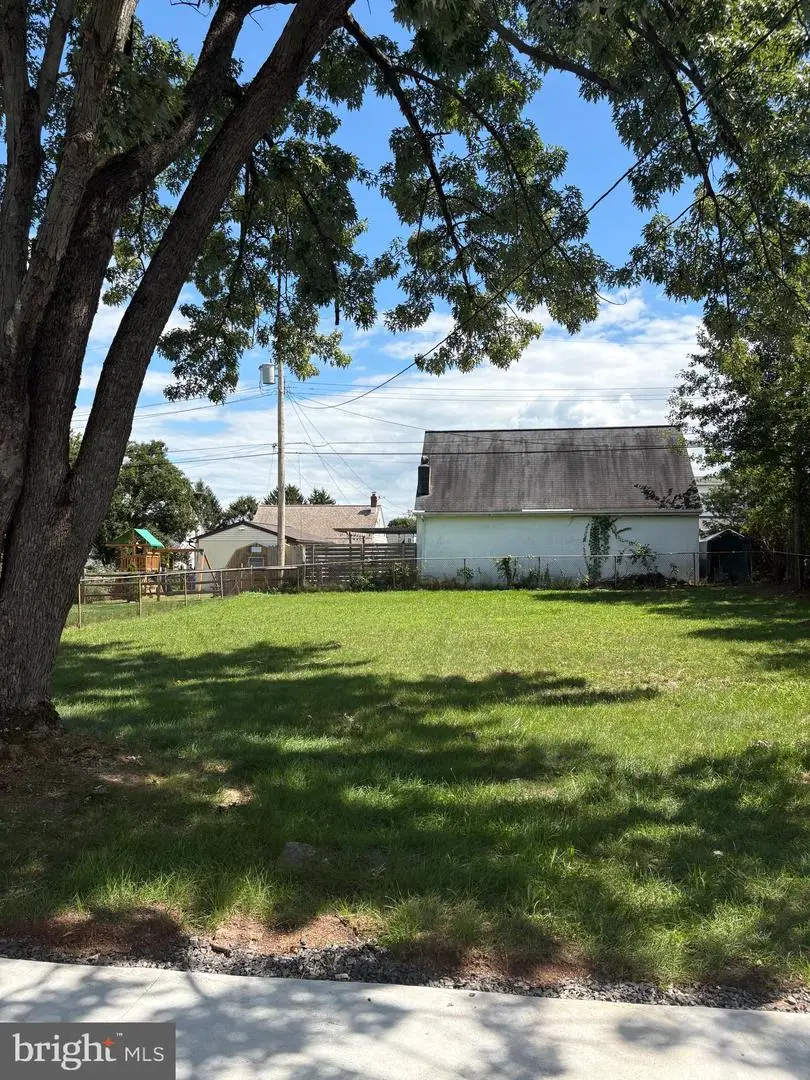 1062 Hale St, Pottstown, PA 19464 - #2