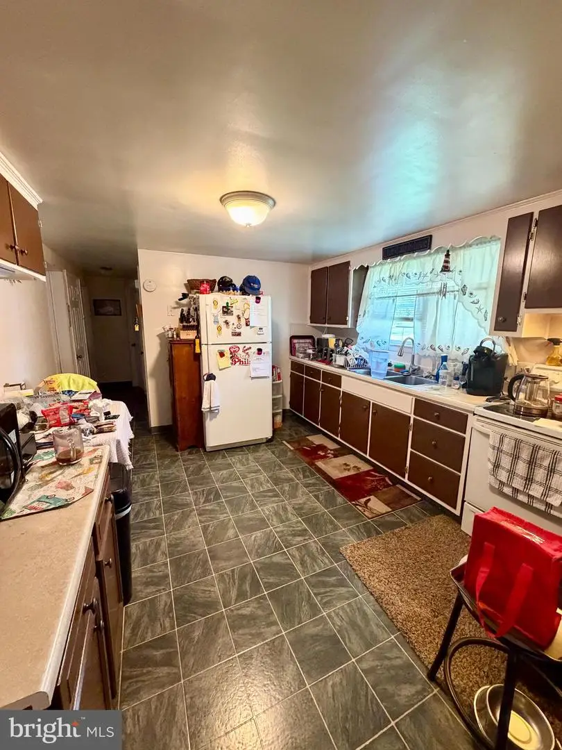 1465 Lotus Dr, Pottstown, PA 19464 - #2