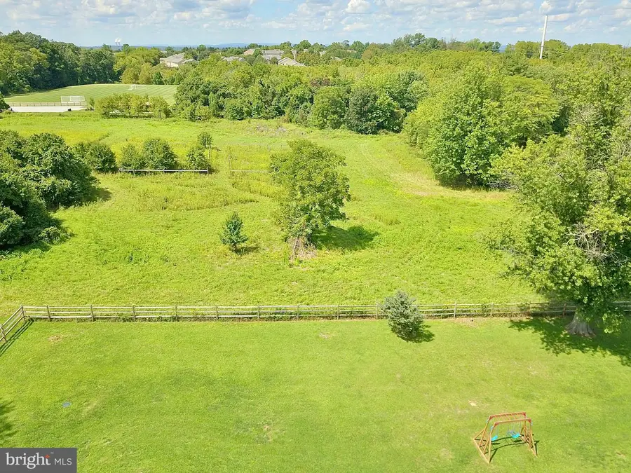 341 E Mount Kirk Ave, Eagleville, PA 19403 - #2