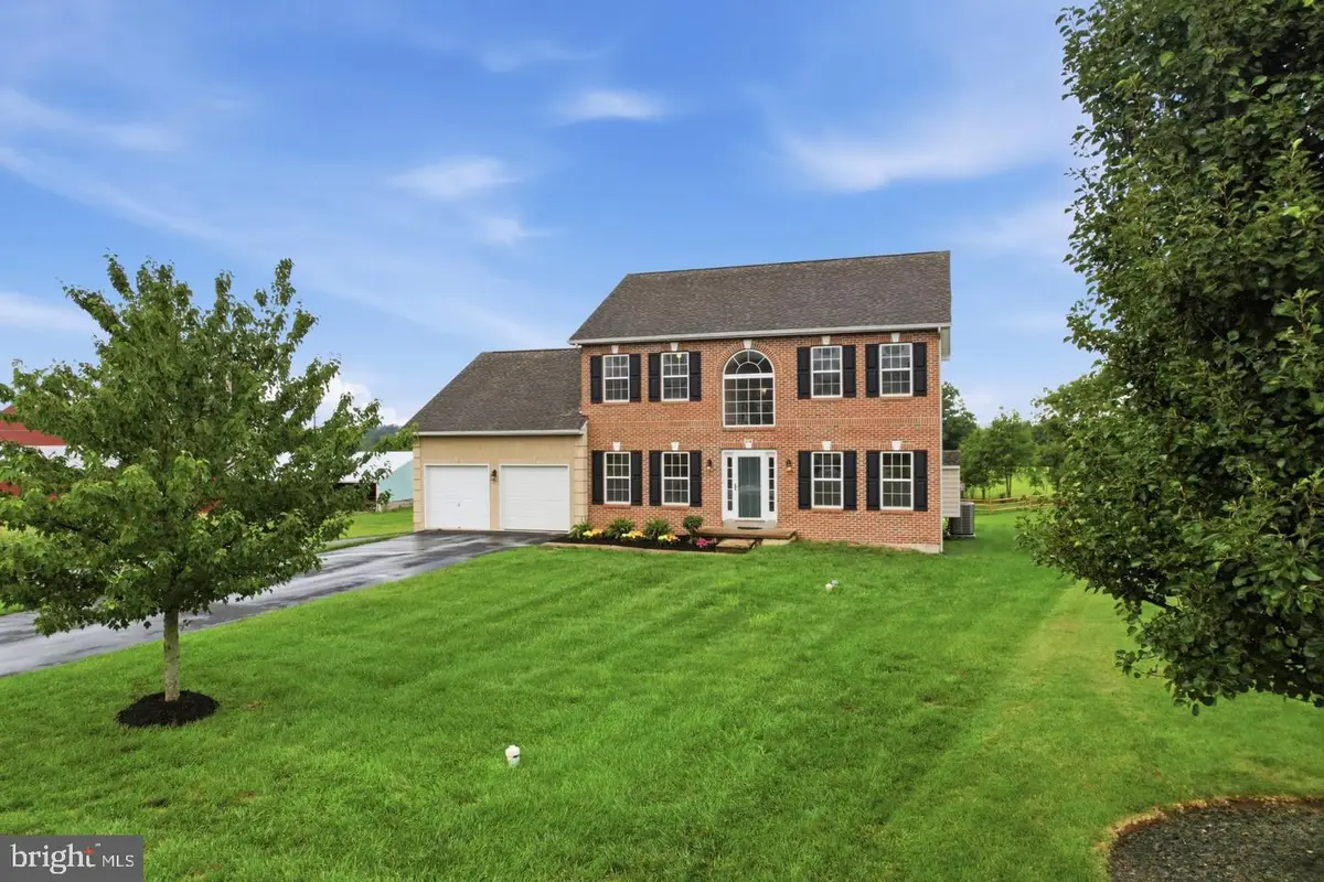 318 Elmwood Ln, Telford, PA 18969 - #1