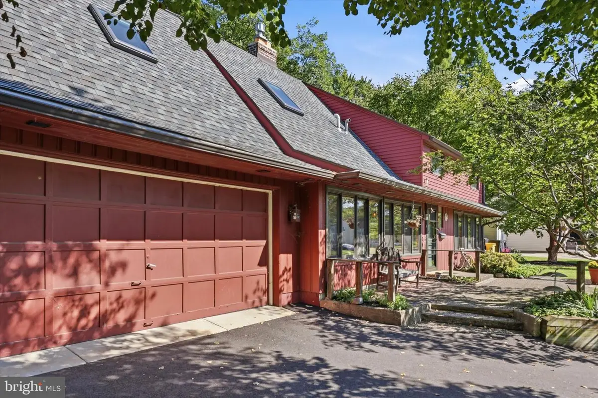8813 Patton Rd, Wyndmoor, PA 19038 - #1