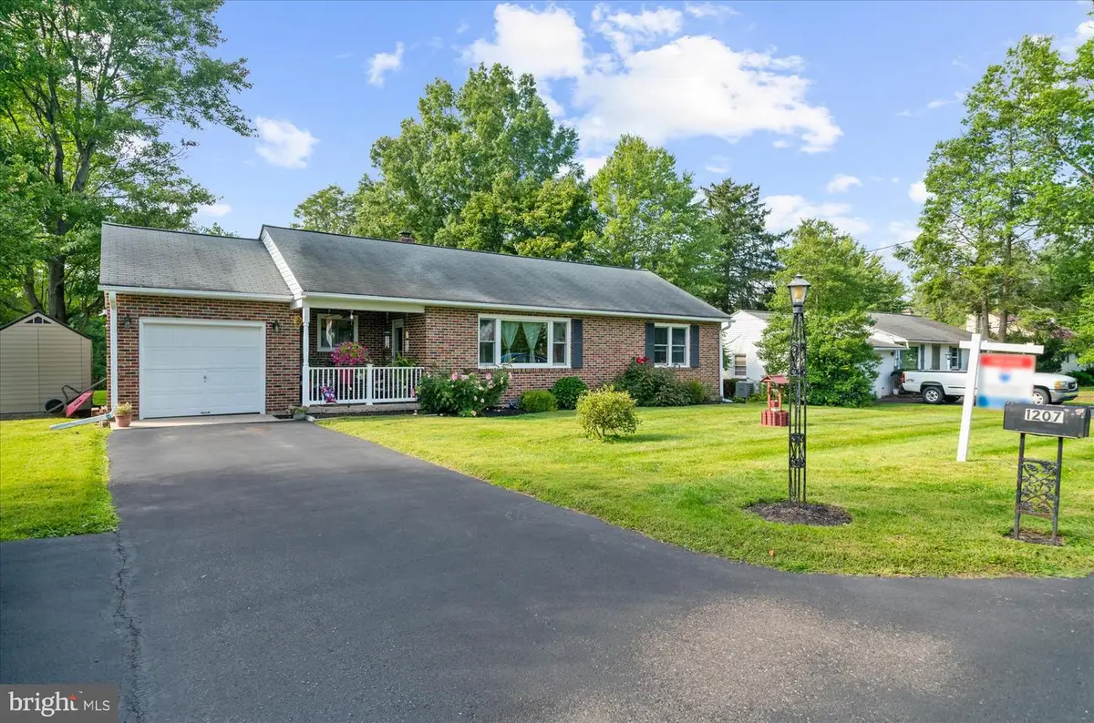 1207 Red Hill Rd, Pennsburg, PA 18073 - #1