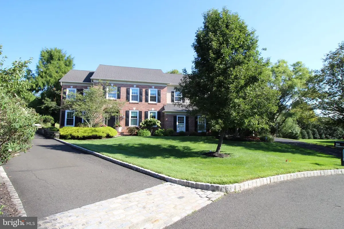 553 Ellington Ct, Ambler, PA 19002 - #1