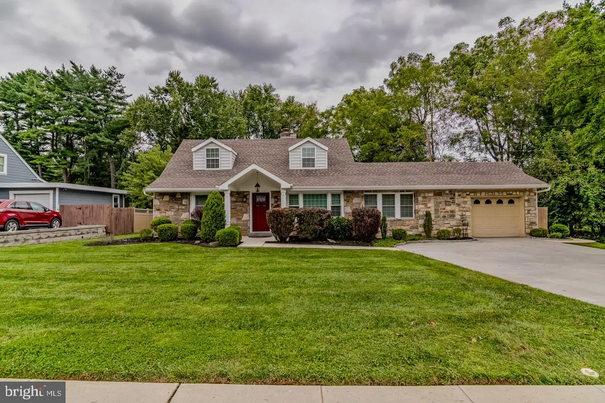 609 Haws Ln, Oreland, PA 19075 - #1
