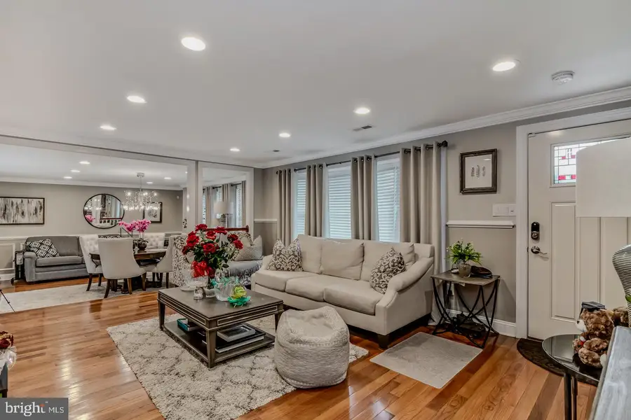 609 Haws Ln, Oreland, PA 19075 - #2