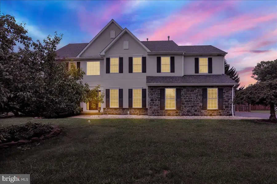 135 Walter Dr, Gilbertsville, PA 19525 - #3
