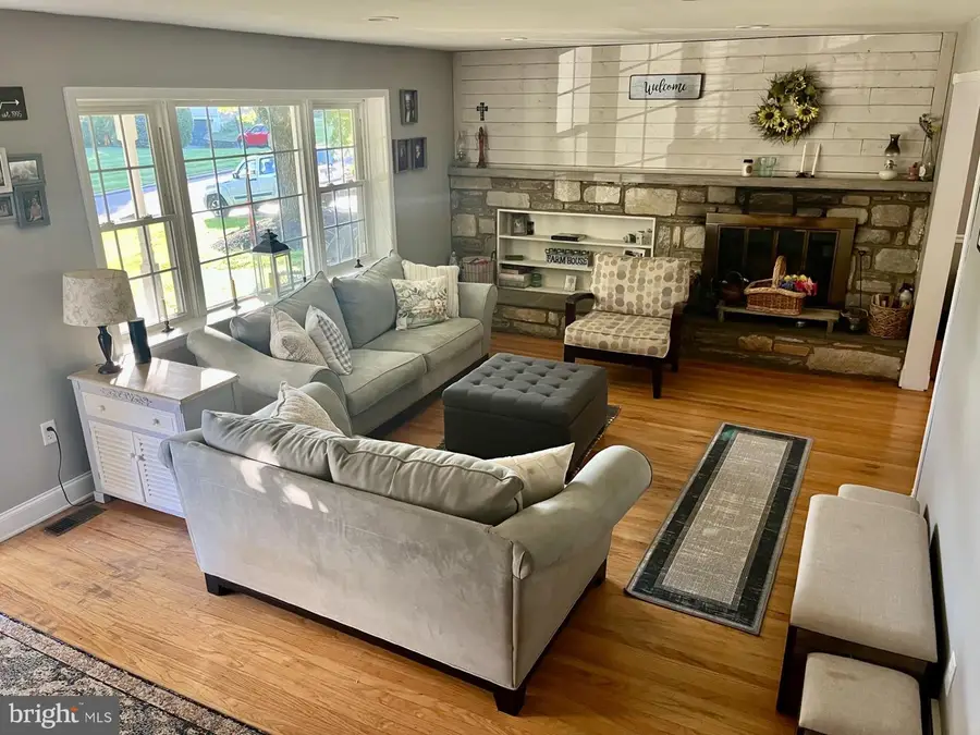 611 Bradley #, Lafayette Hill, PA 19444 - #3