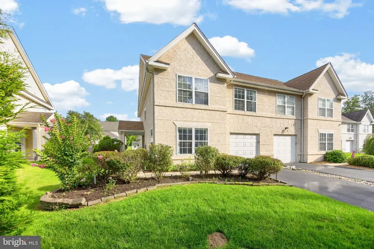 636 Elm St, Royersford, PA 19468 - #1
