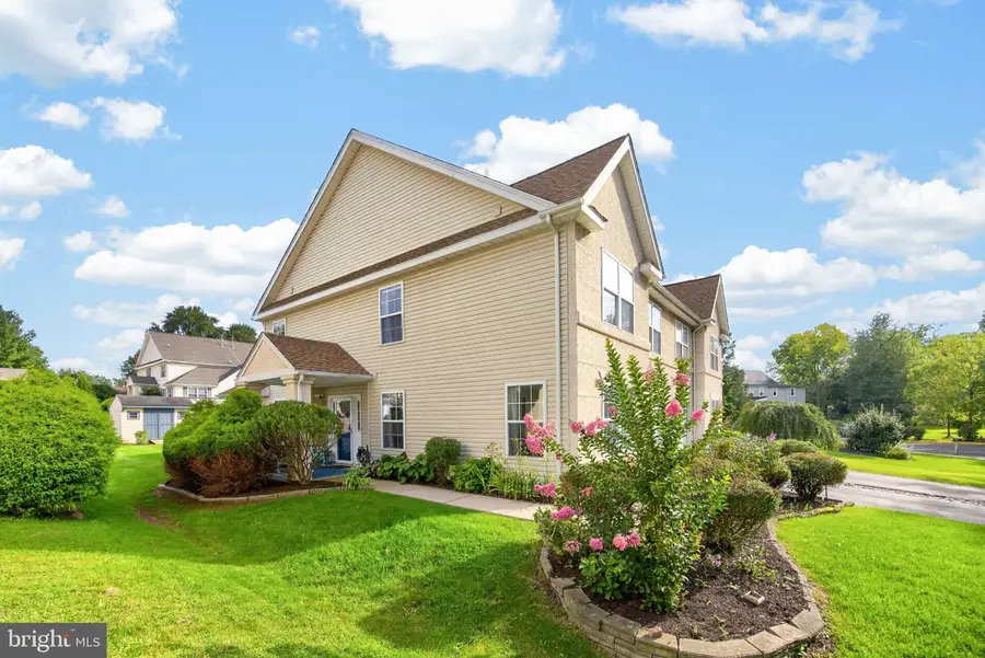 636 Elm St, Royersford, PA 19468 - #2