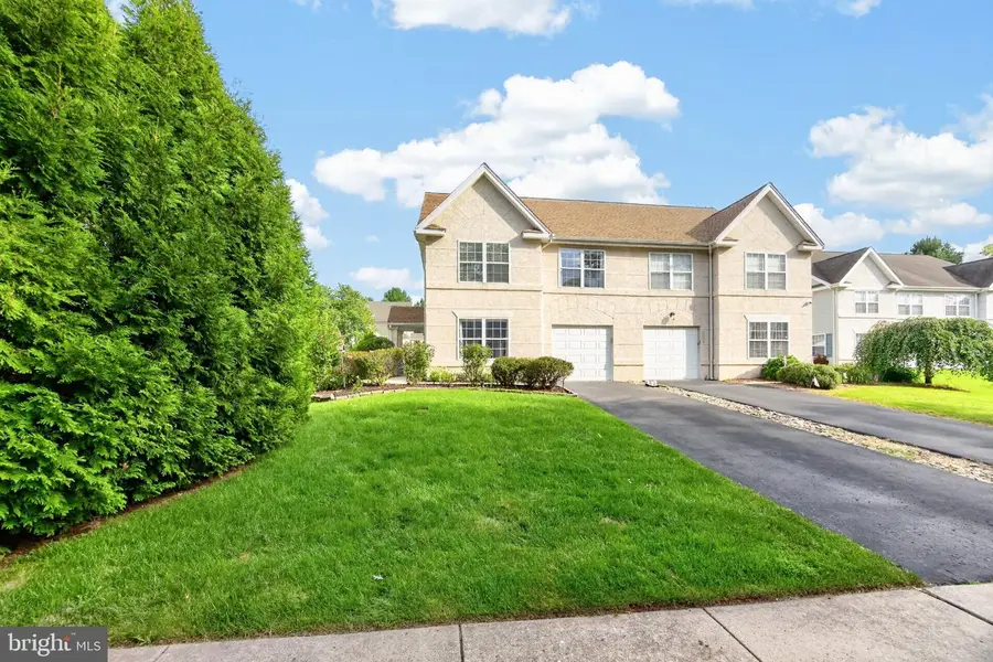 636 Elm St, Royersford, PA 19468 - #3
