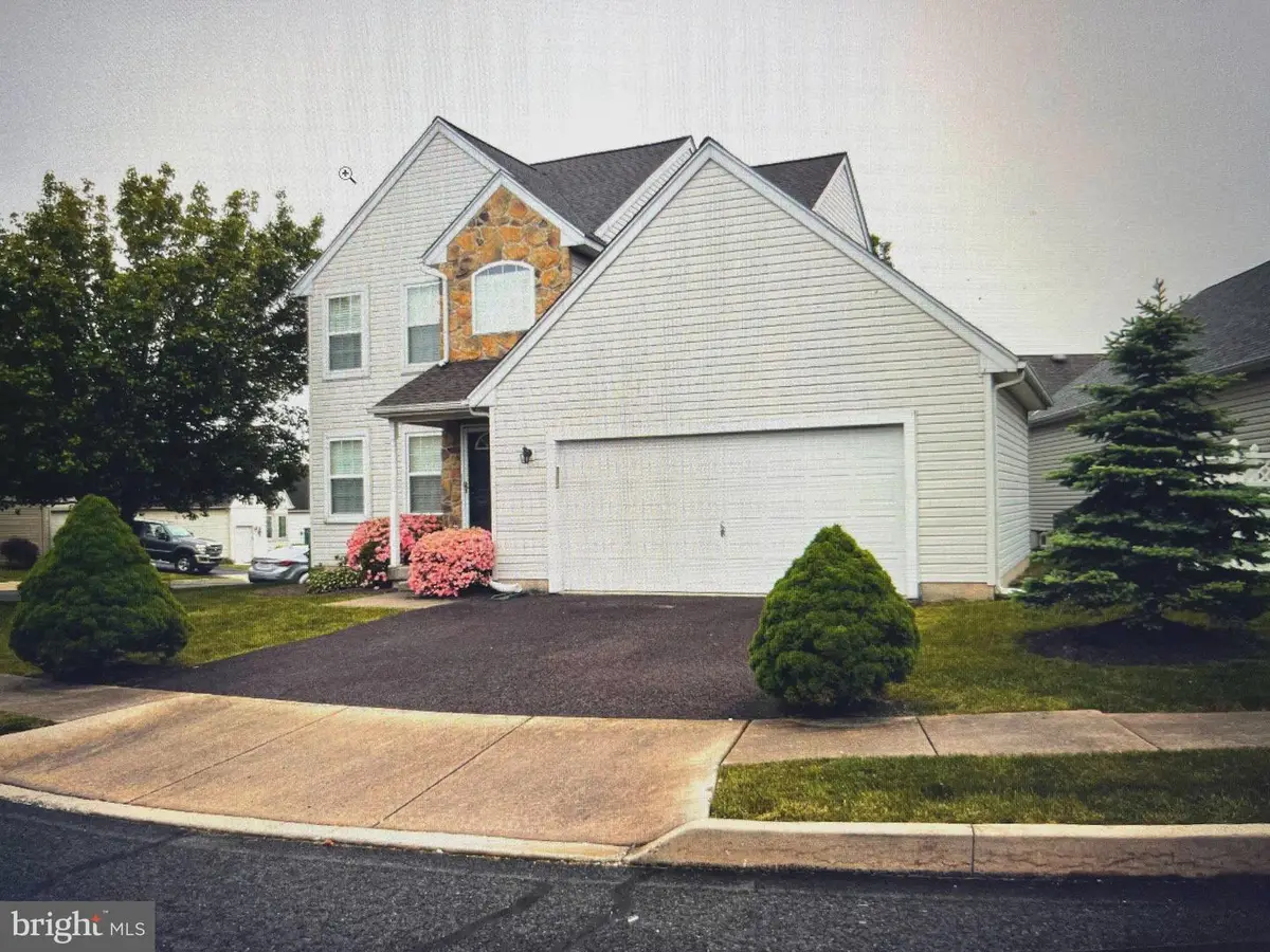 4 Glen Eagles Rd, Royersford, PA 19468 - #1