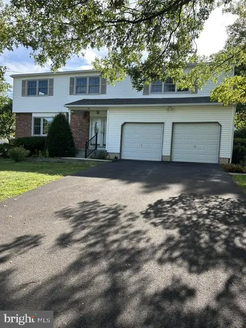 1 Embassy Cir, NORRISTOWN, PA 19403