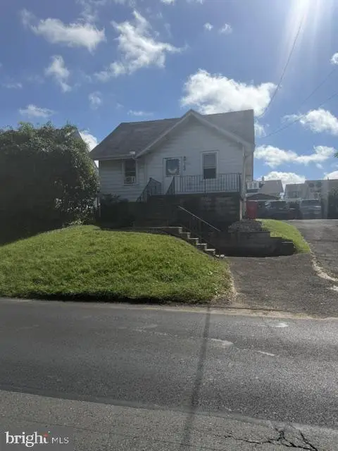 1002 E Fox Chase Rd, Jenkintown, PA 19046 - #1