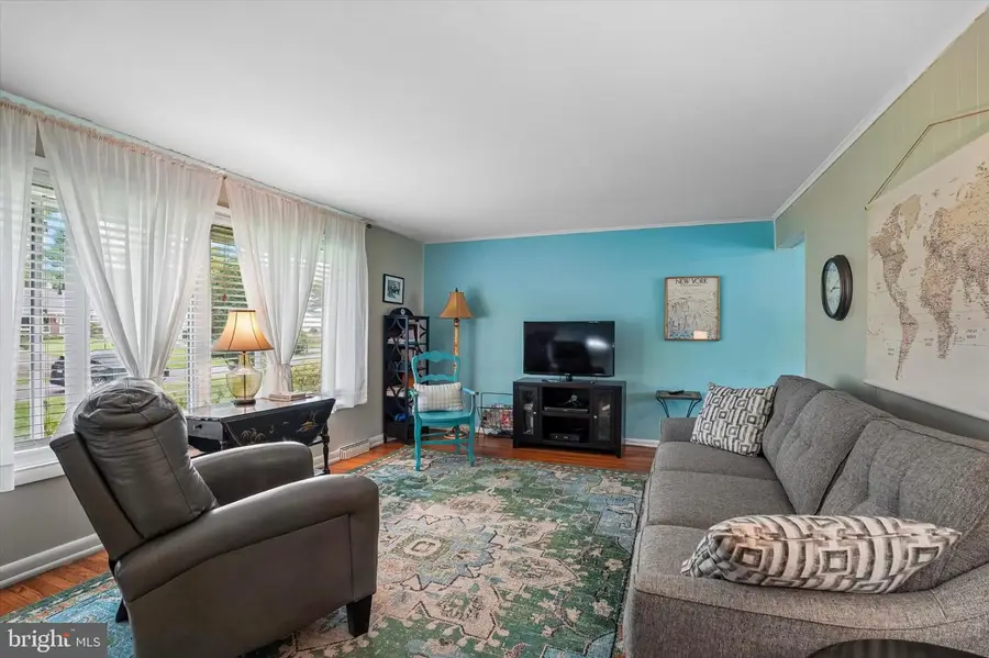 536 Sherwood Ln, Hatboro, PA 19040 - #2