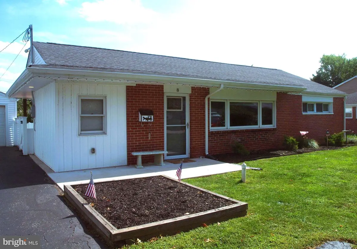8 Laurel Ln, Plymouth Meeting, PA 19462 - #1