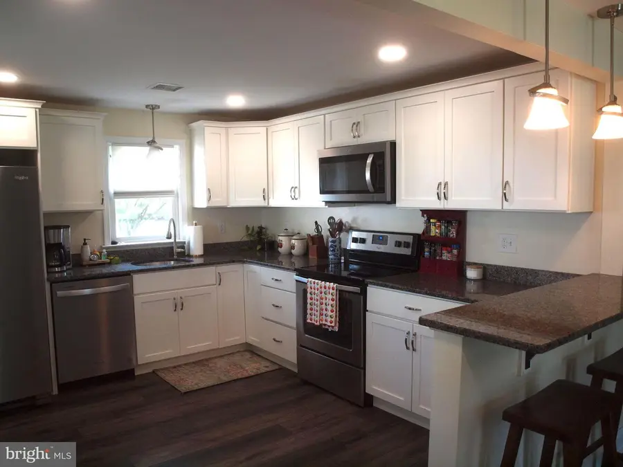 8 Laurel Ln, Plymouth Meeting, PA 19462 - #3
