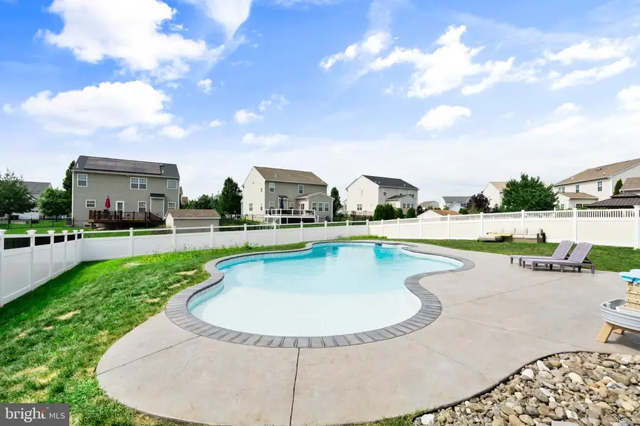 195 Westbury Dr, Gilbertsville, PA 19525 - #3