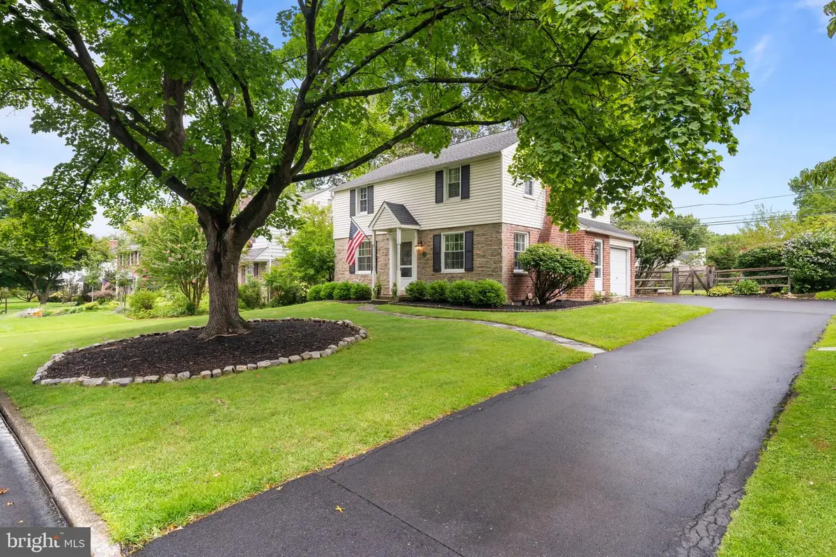 712 Avondale Rd, Glenside, PA 19038 - #1