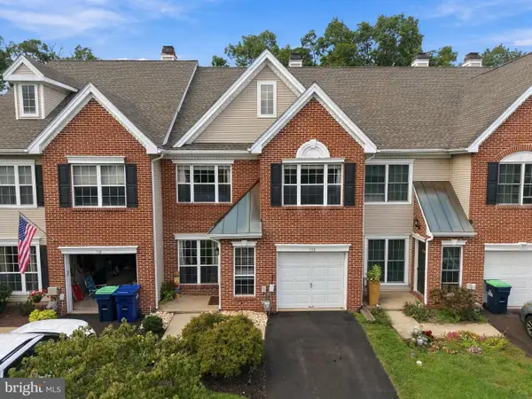 713 Martingale Rd #, SCHWENKSVILLE, PA 19473