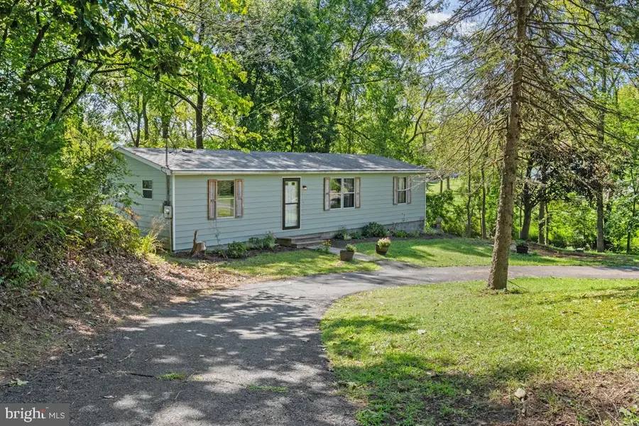 1026 Magazine Rd, Green Lane, PA 18054 - #2