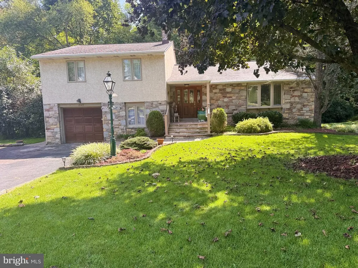 2145 Edge Hill Rd, Huntingdon Valley, PA 19006 - #1