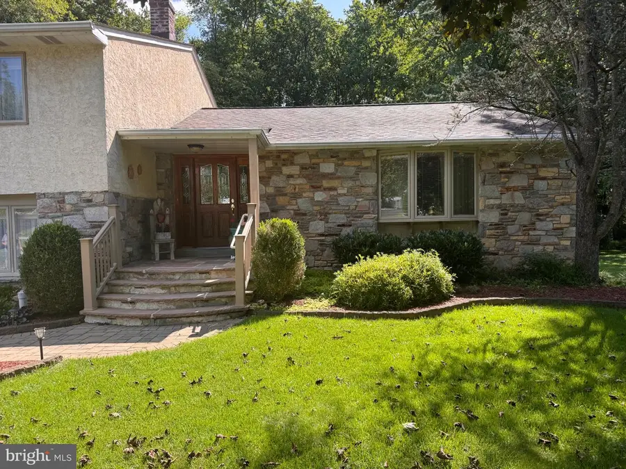 2145 Edge Hill Rd, Huntingdon Valley, PA 19006 - #2