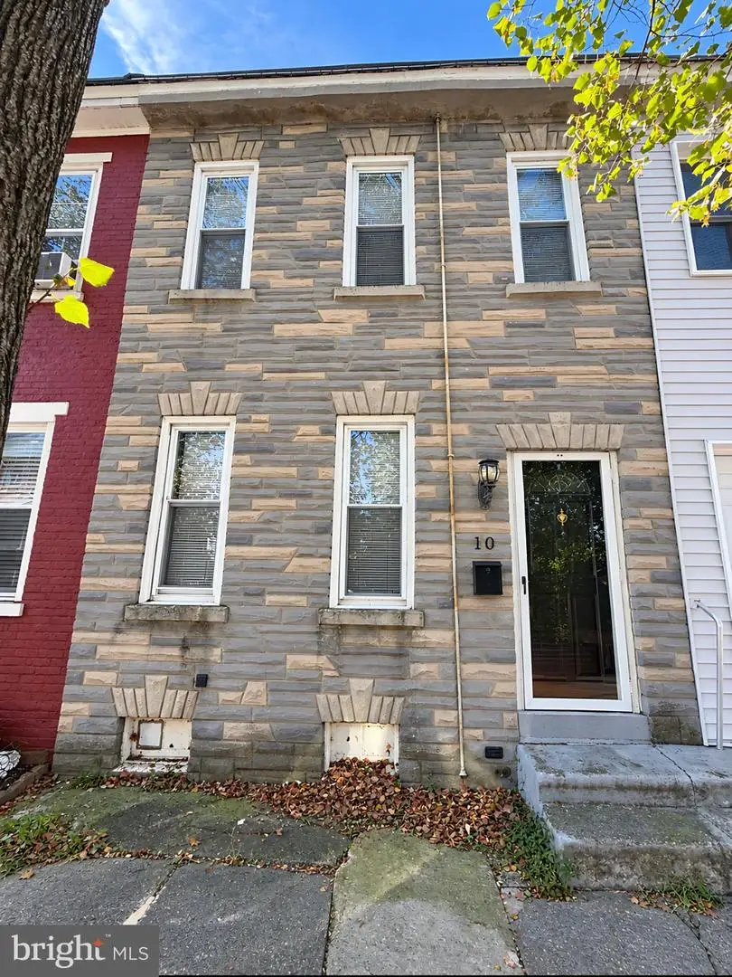 10 W 4th St, Pottstown, PA 19464 - #1