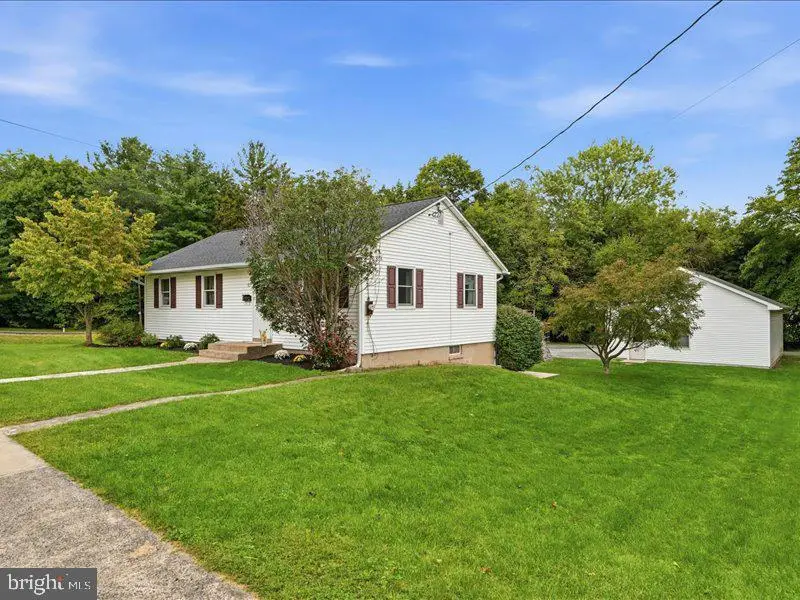 432 3rd St St #, East Greenville, PA 18041 - #2